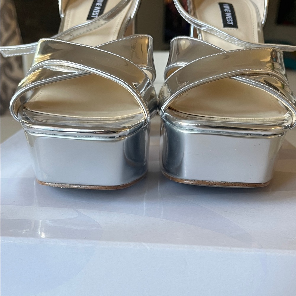 Nine West Vicky3 silver platforms - Picture 11 of 11